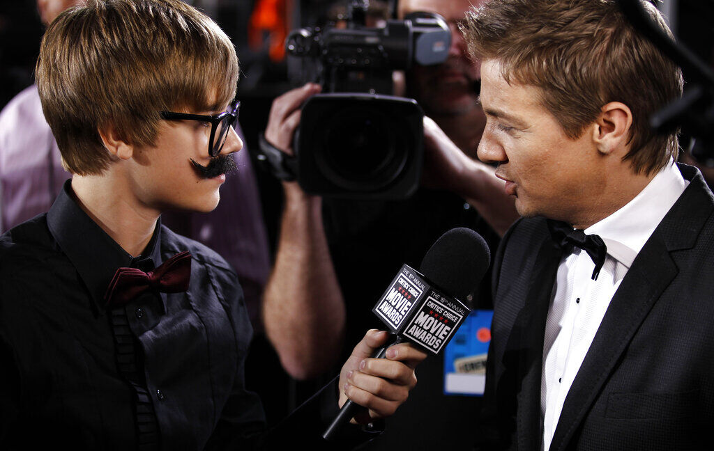2011: Justin Bieber, Jeremy Renner